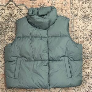 Old Navy Puffer Vest
